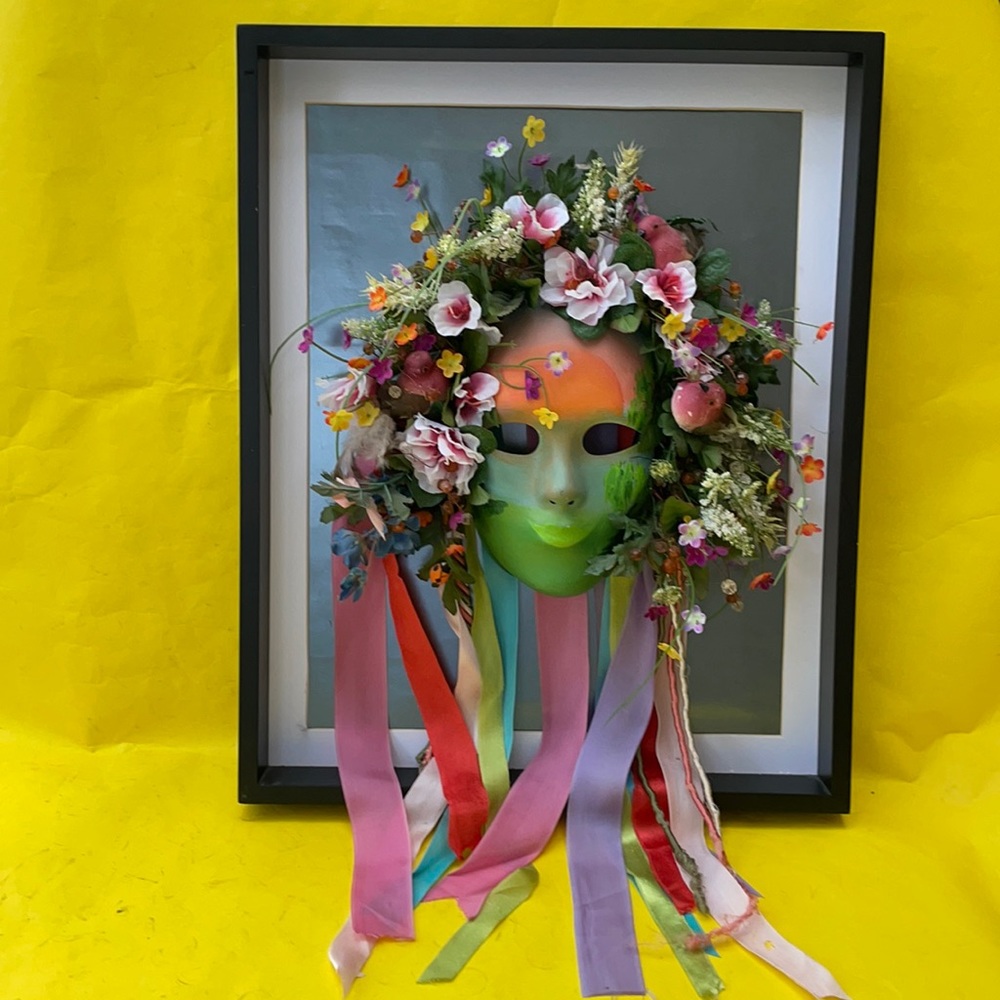 Vintage original art work Mask in frame - Picture 2 of 7